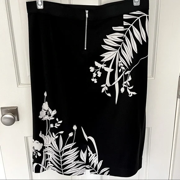 NEW ALFANI SCUBA SKIRT - NWOT - Picture 2 of 5